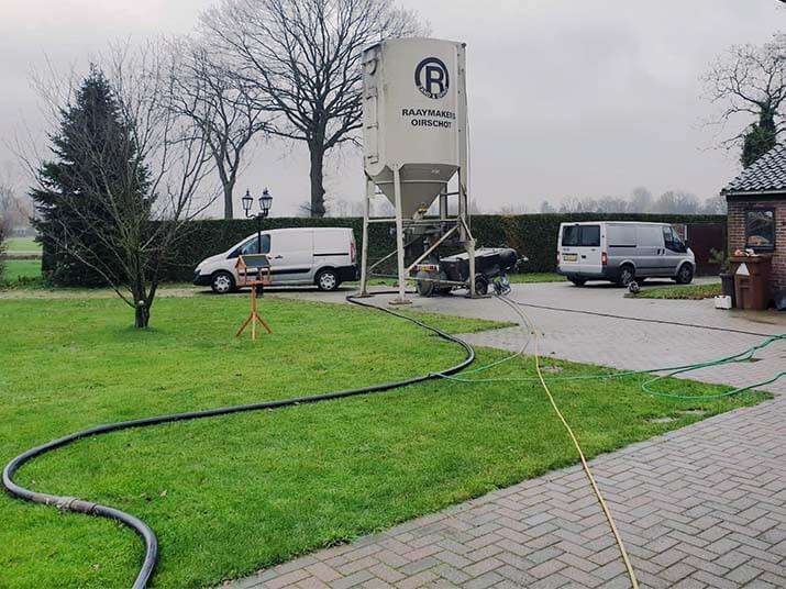 Cementdekvloer leggen 3